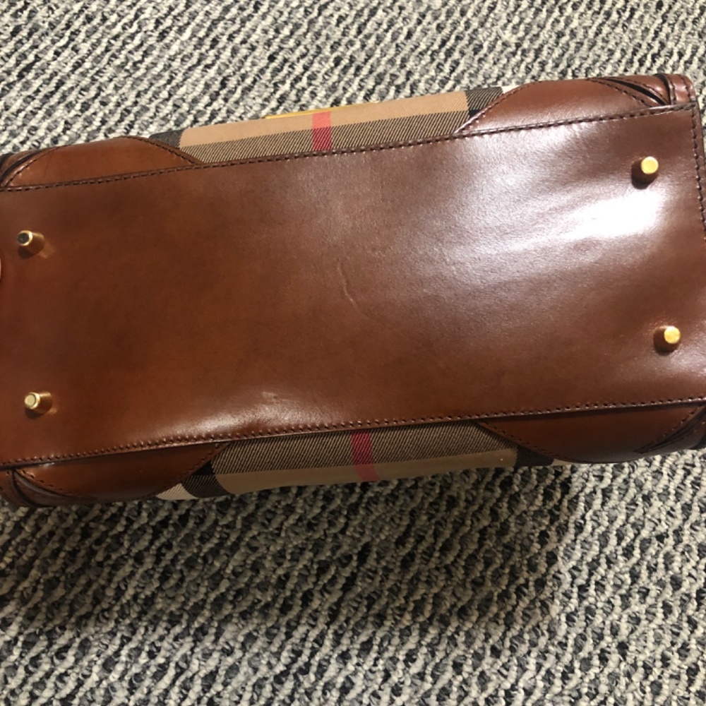 Authentic Burberry bag - Picture 3 of 4